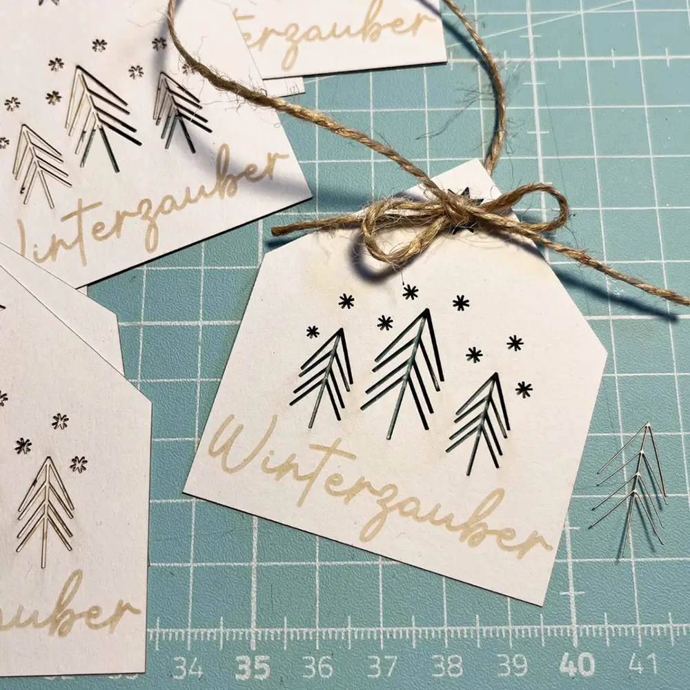 Nicht nur zu Weihnachtszeit – mit einem Plotter (Schneideplotter) können Sie tolle Ideen mit Papier und anderen Materialien umsetzen.